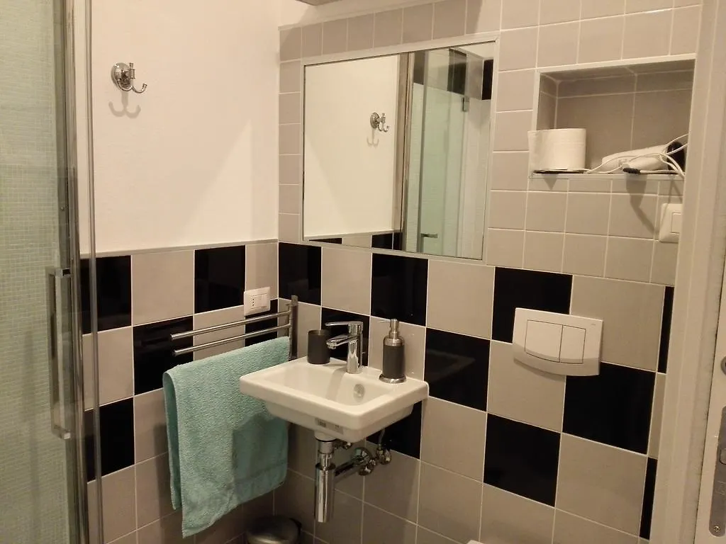 B&B Rosa Blu Como Bed & Breakfast