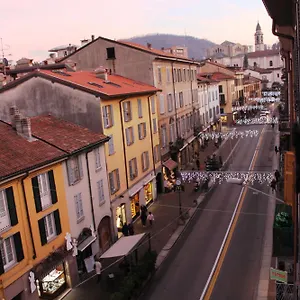 Bed & Breakfast Le Dame Della Cortesella, Como