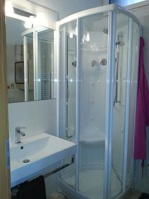 B&B Rosa Blu Como 0*,