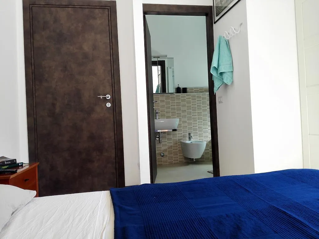 B&B Rosa Blu Como Bed & Breakfast