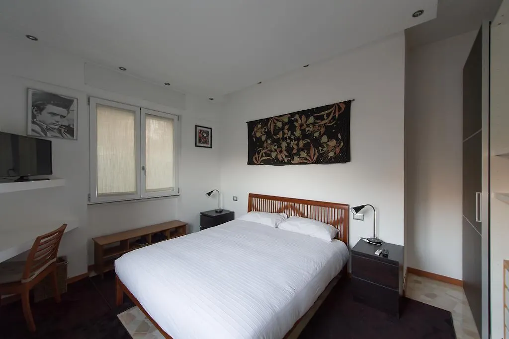 Bed & Breakfast B&B Rosa Blu Como